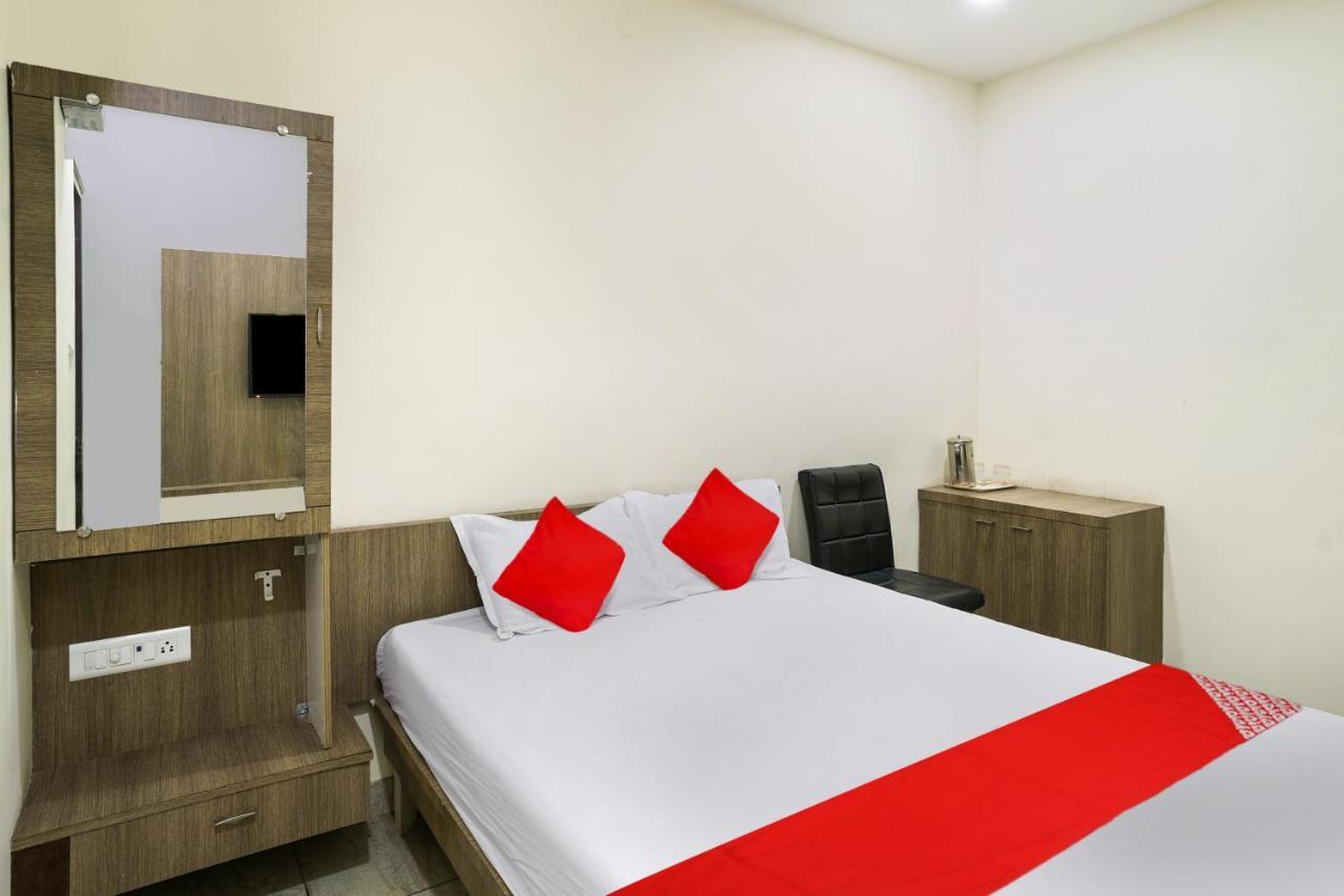 Oyo Flagship Pawan Park Hotel Vellore Exterior photo